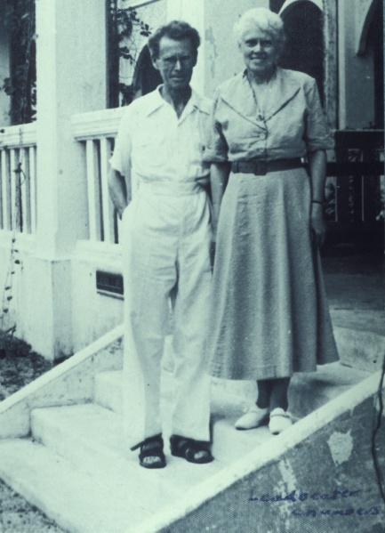 File:Elsie and Norman Pearson at Adyar.jpg
