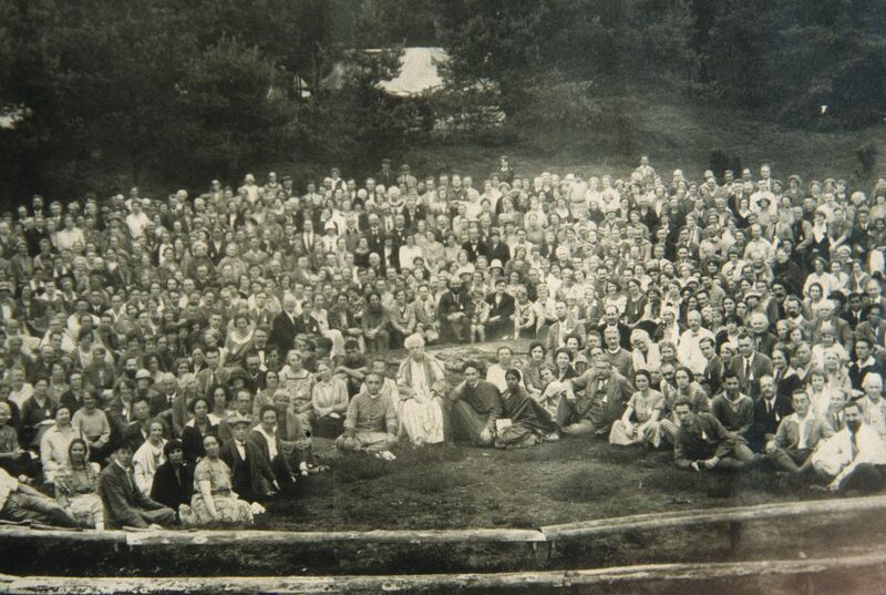 File:Ommen large group with AB.jpg