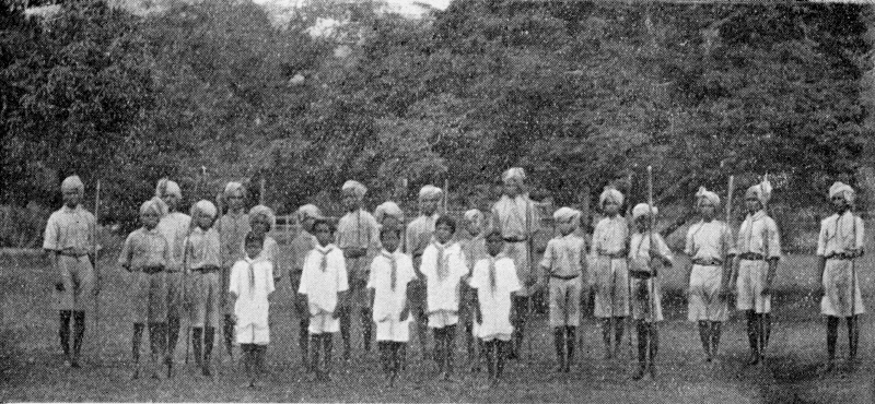 File:1919 Scouts at National High School, Teynamet, Madras.jpg