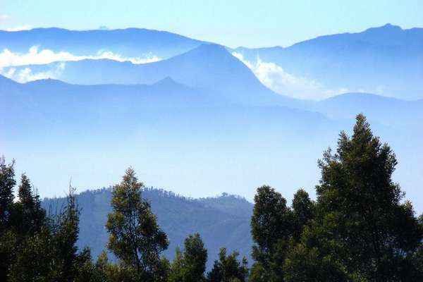 File:Nilgiri Hills.jpg