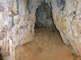 File:Sattapanni Cave.jpg