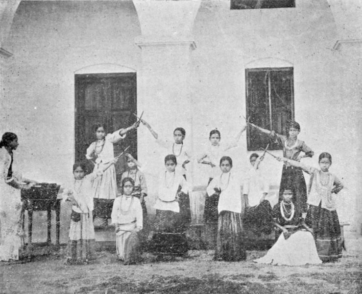 File:1918 Kolattam at Shri Saraswati Pathashala, Kumakonam.jpg
