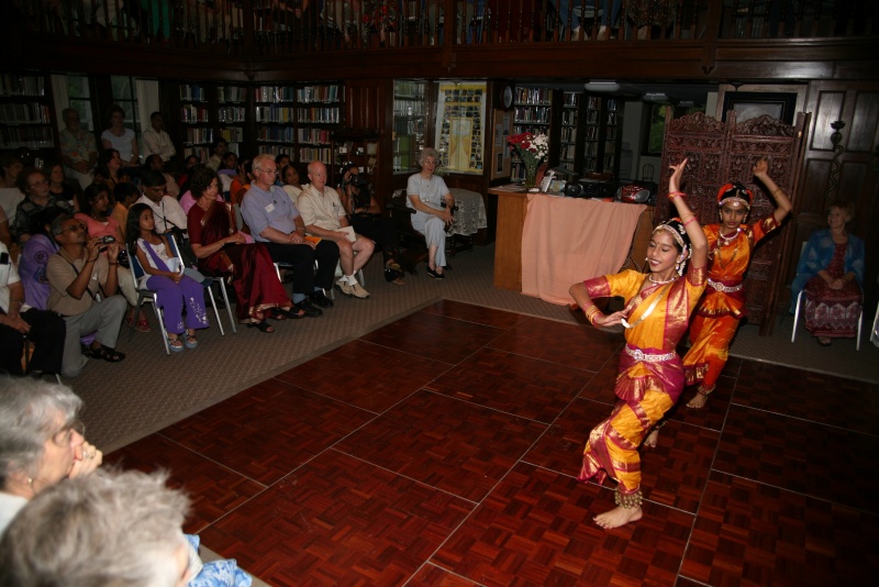 File:Library - Indian dance performance.jpg