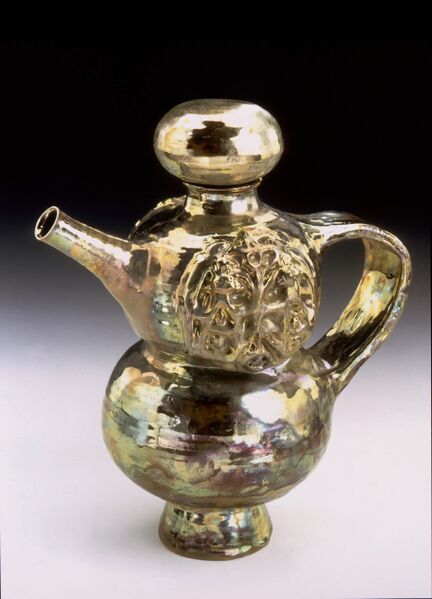 File:Wood - Gold Lustre Teapot, 1988.jpg
