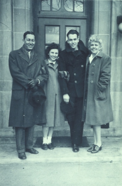 File:Perkins family with Ray Whorf.jpg