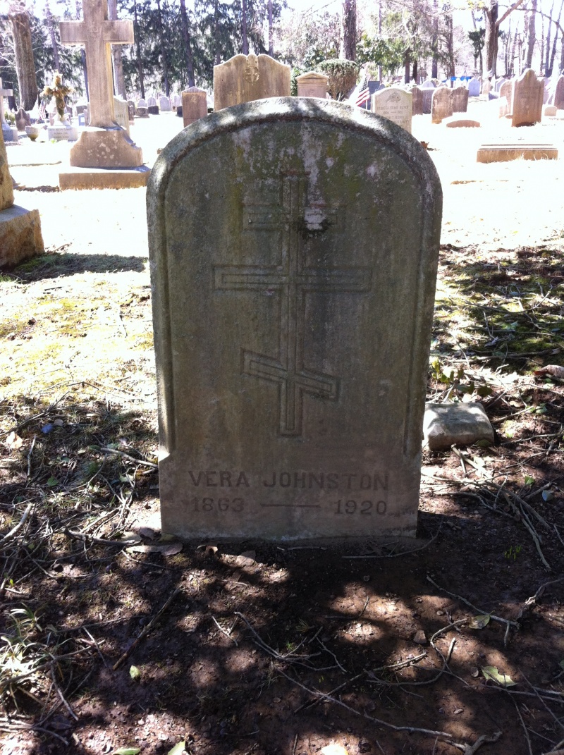 File:Vera Johnston headstone.jpg